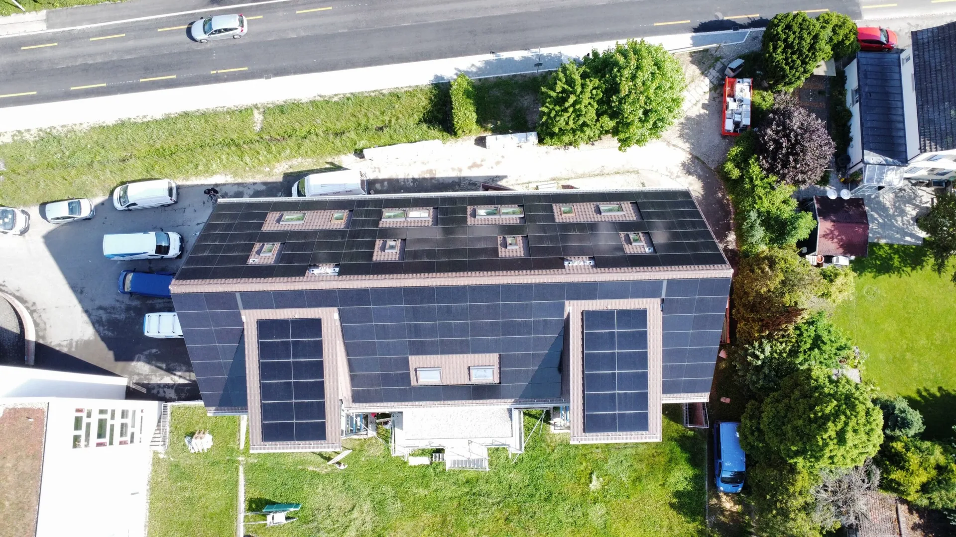 Mehrfamilienhaus in Rafz ZH mit Solaranlage